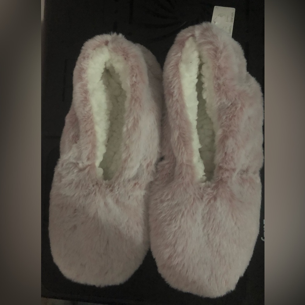 Pink Cozy Faux Fur Slip-On Slippers - Pink